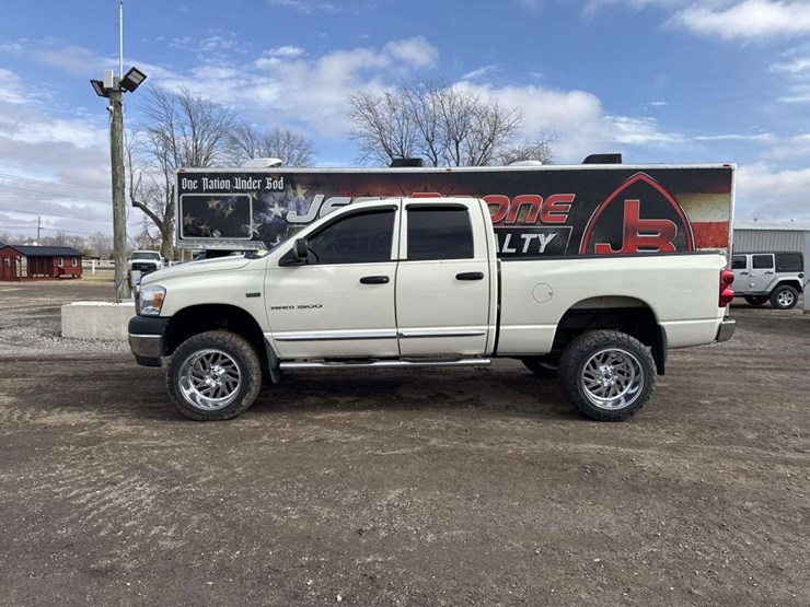 2007-dodge-ram-1500-image-2