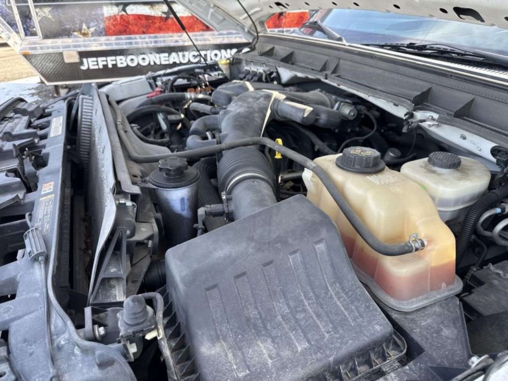 2014-ford-f550-image-25