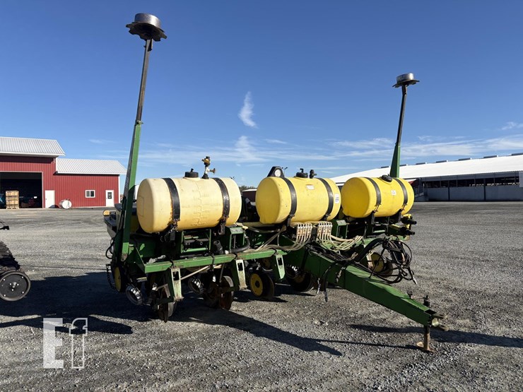 john-deere-7200-image-1