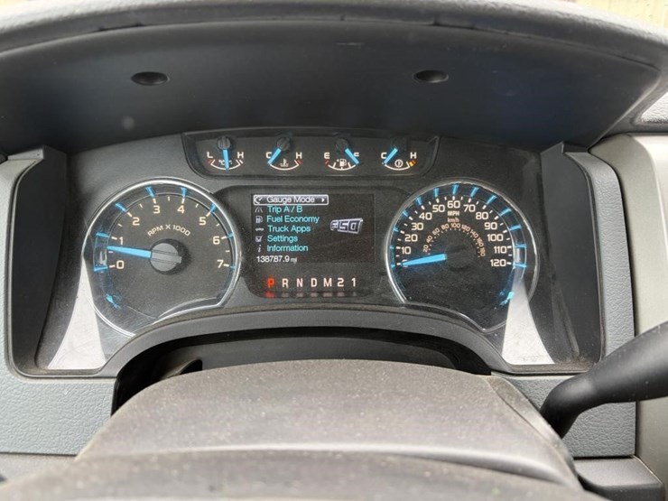 2011-ford-f150-xlt-image-16