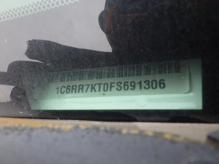 2015-dodge-1500-image-15