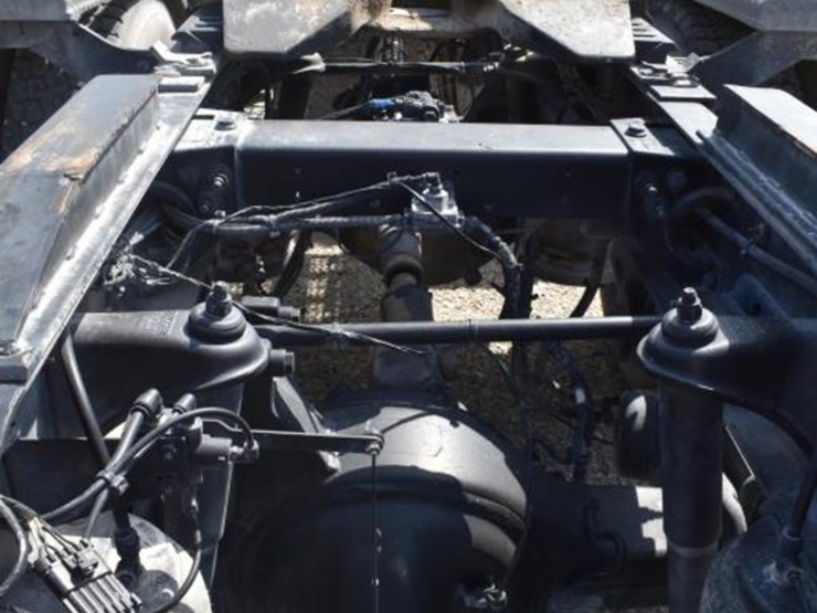 2021-peterbilt-567-image-6