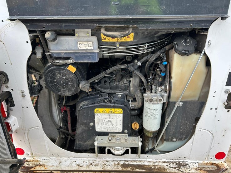 2020-bobcat-t64-image-15