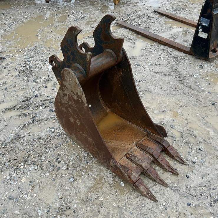 18” Excavator Bucket For Kubota