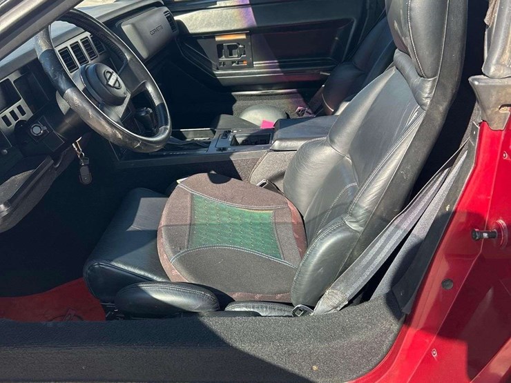 1989-corvette-convertible-image-13