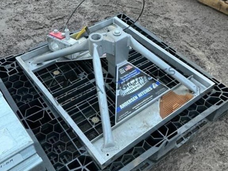 ultimate-5th-gooseneck-to-king-pin-hitch-image-1