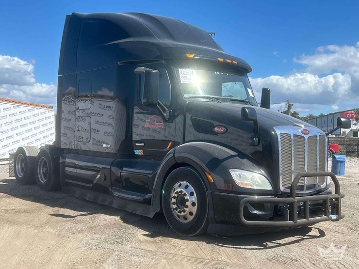 2020-peterbilt-579-image-2