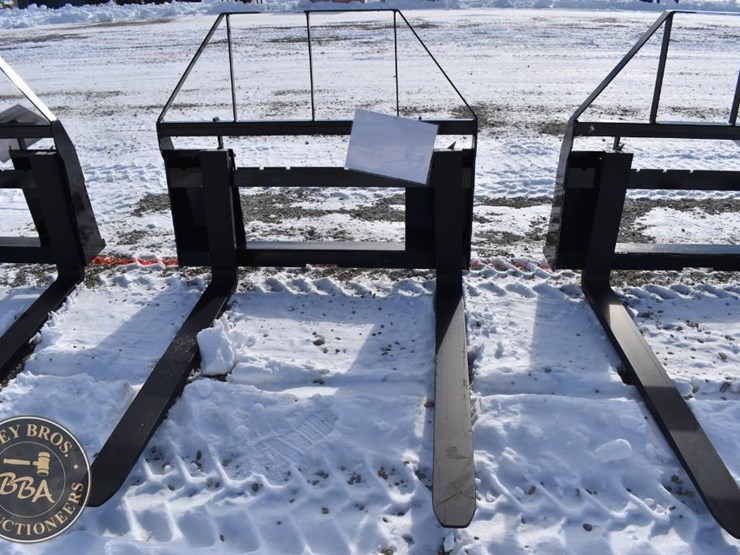 agt-industrial-pallet-fork-attachment-41850-image-1