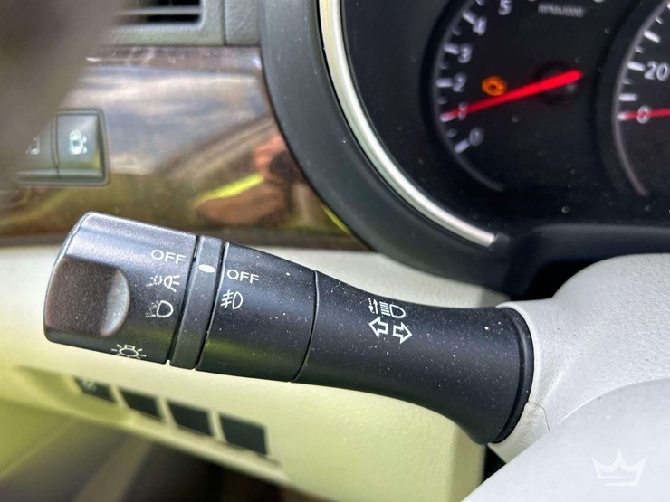 2014-nissan-quest-image-14