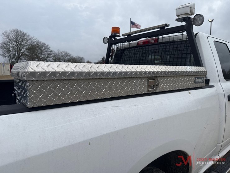 2015-dodge-1500-image-11