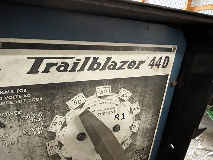 #7571-•-miller-electric-trailer-mount-welder-image-10