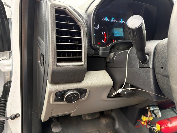 2017-ford-f550-image-27