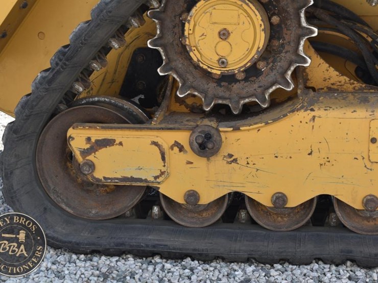 2020-caterpillar-279d3-image-45