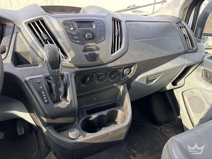 2017-ford-transit-image-38