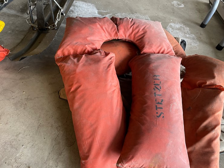 #7626-•-(3)-life-jackets-image-2