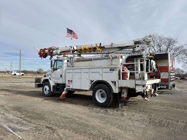 2000-freightliner-fl70-image-3