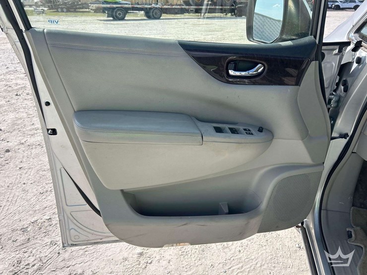 2014-nissan-quest-image-11