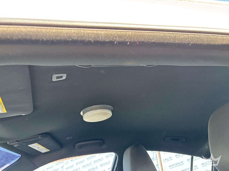 2017-dodge-charger-sedan-image-15