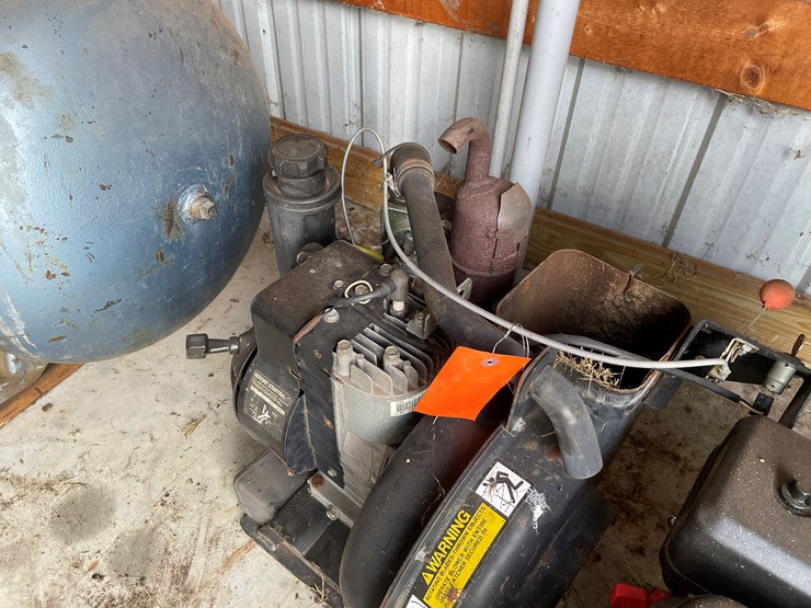 #7598-•-gas-powered-blower-image-3