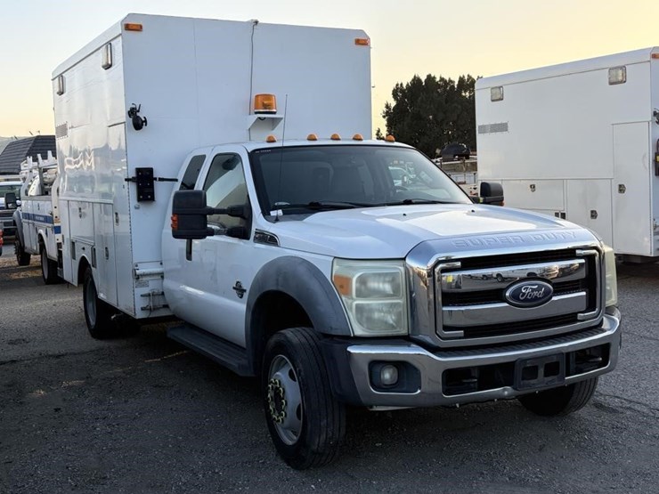 2011-ford-f550-image-2