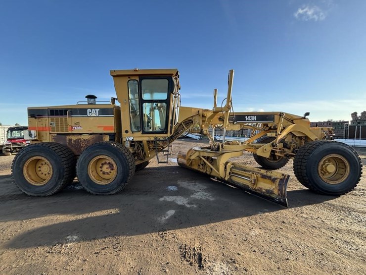 caterpillar-143h-image-7