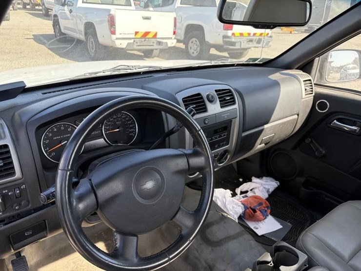 2011-chevrolet-colorado-image-11