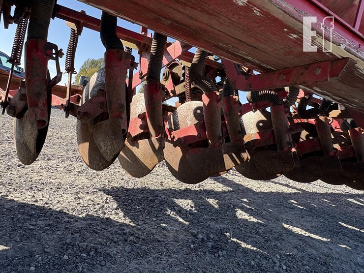 massey-ferguson-33-image-5