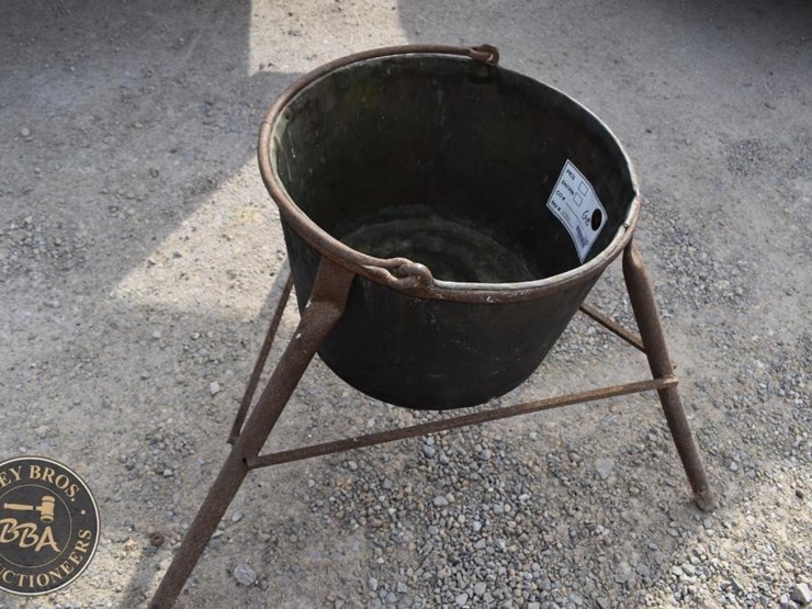 cooking-kettle-with-stand-41802-image-2