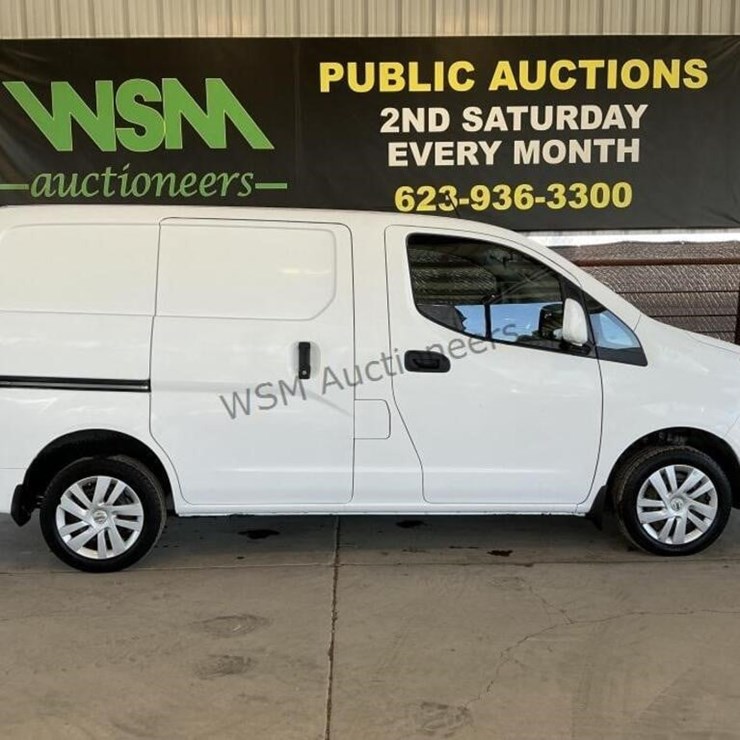 2017 NISSAN NV200