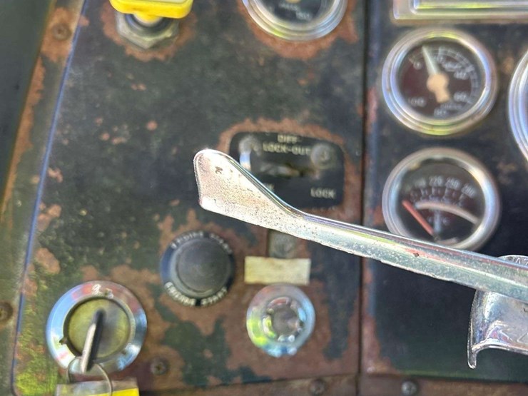 1995-ford-lt9000-image-18