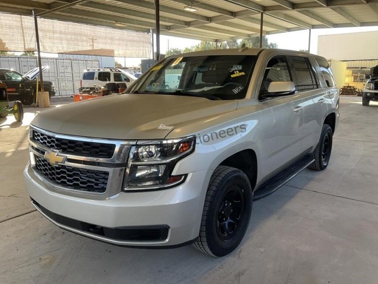 2015-chevrolet-tahoe-image-4