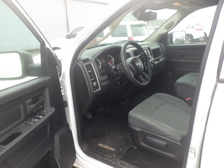 2016-dodge-1500-image-5