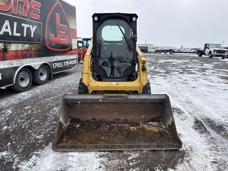 2023-caterpillar-226-image-6