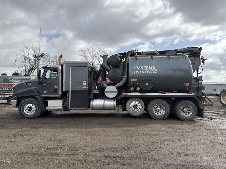 2016-caterpillar-ct660-image-2