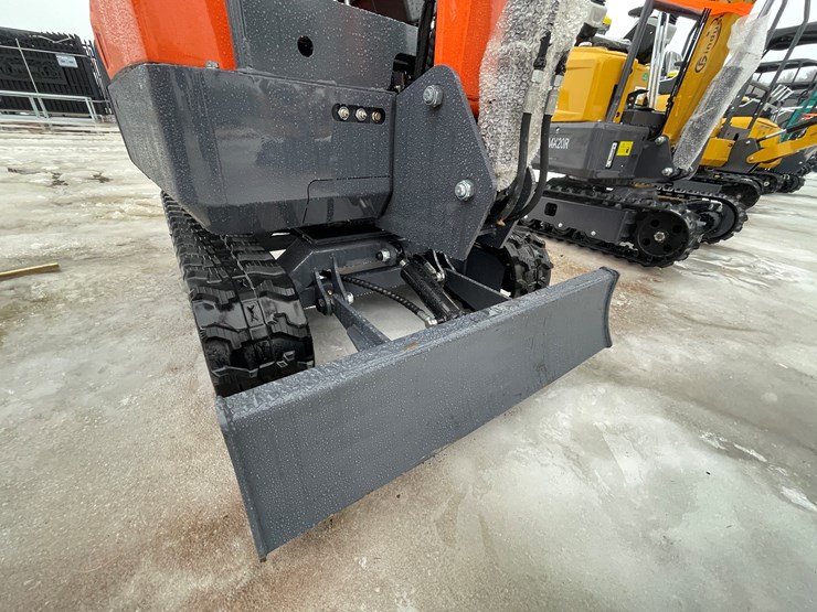 #5402-•-me18-mini-excavator-image-15