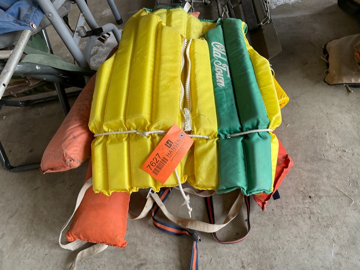 #7627-•-(5)-life-jackets-image-1