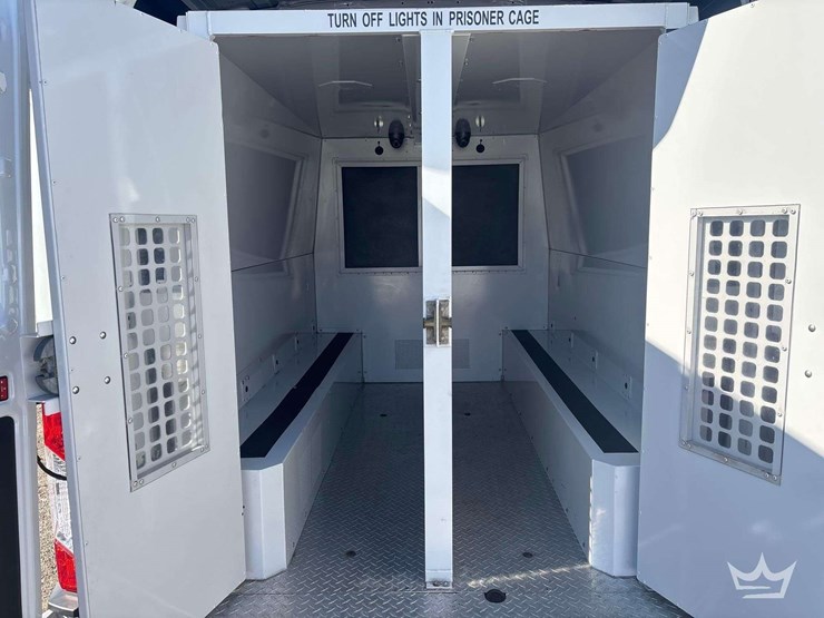 2019-ford-transit-image-19