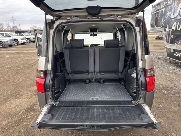 2004-honda-element-image-15