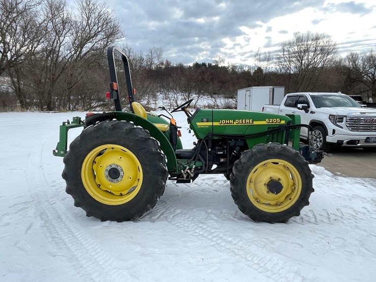 2001-john-deere-5205-image-4