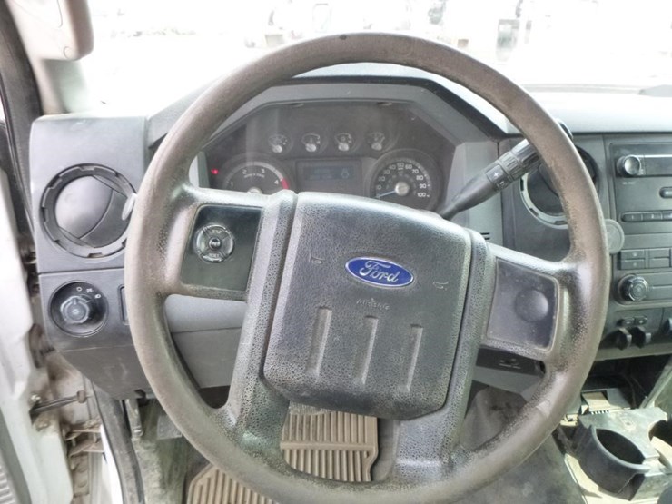 2013-ford-f550-image-14