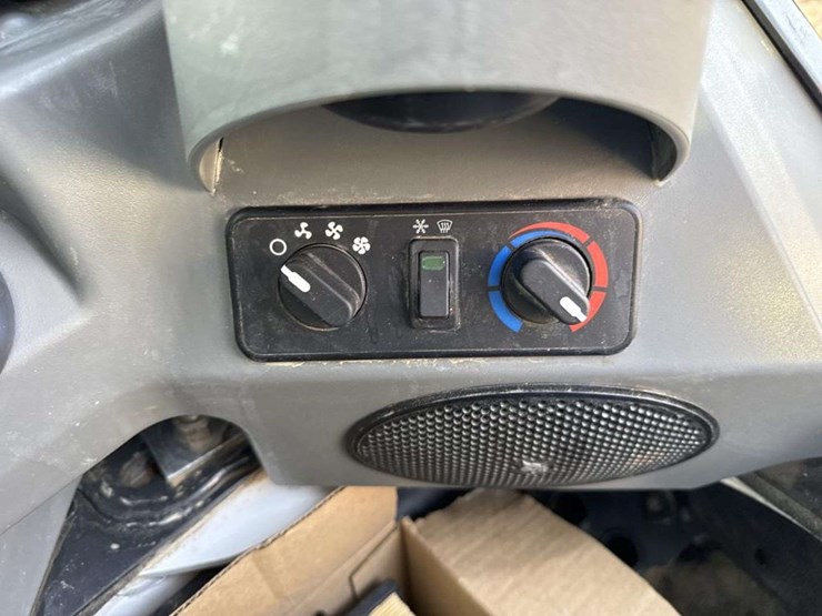 2023-bobcat-t650-image-17