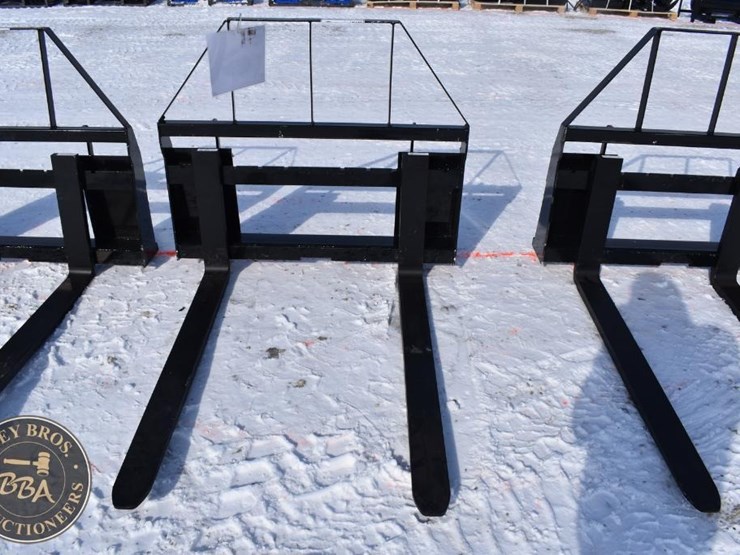 agt-industrial-pallet-fork-attachment-41886-image-1