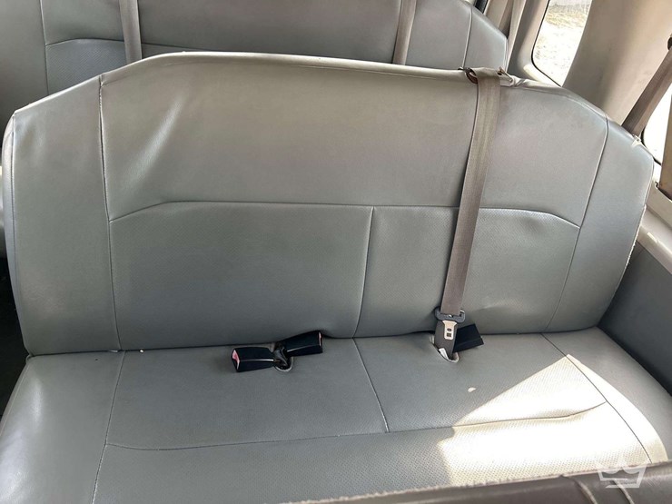 2012-ford-e350-image-23