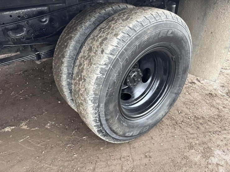 2004-ford-f350-image-9