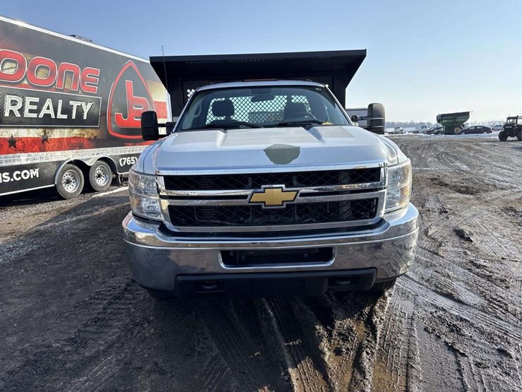 2013-chevrolet-3500-image-7