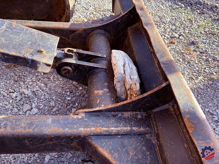 2016-cat-305e2-mini-excavator-image-45