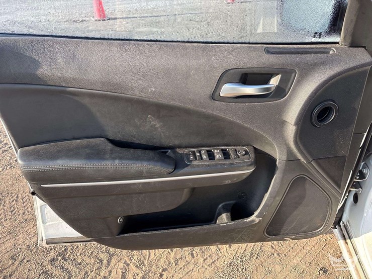 2017-dodge-charger-sedan-image-9