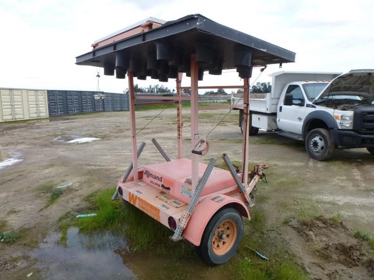 allmand-towable-arrow-board-image-3