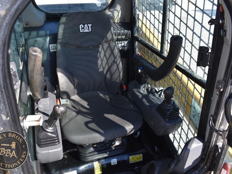 2022-caterpillar-259d3-image-44