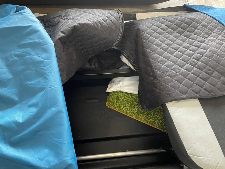 #7636-•-nanook-thermal-ice-fishing-shack-image-9